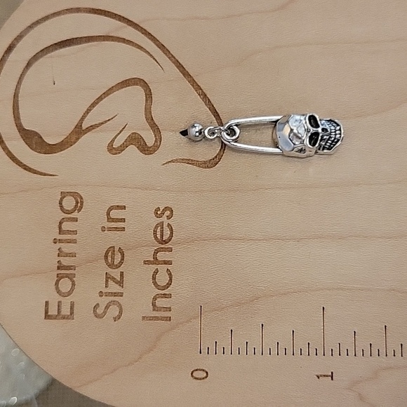 SAFETY PIN SKULL DROP EARRINGS - Picture 4 of 6